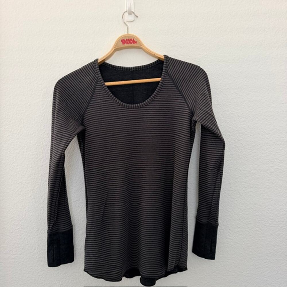 Lululemon Top Women 10 Open Your Heart Reversible Classic Stripe Heathered Black